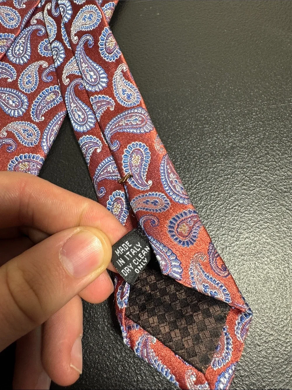 Trafalgar mens orange blue paisley pattern 100% silk neck tie EUC